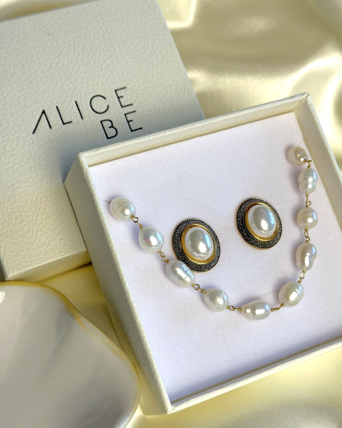 Eternal Pearl Set - Necklace + Earring